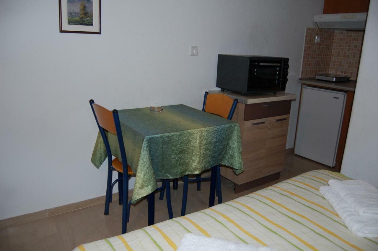 Guesthouse Zografia Vrasna Exteriör bild